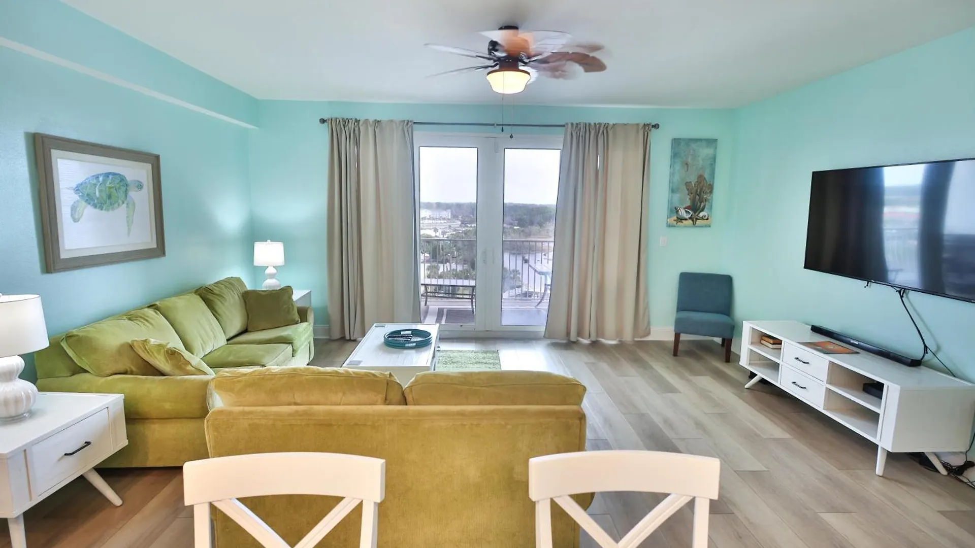 Апартаменты Lake Town Charming Condo Steps From The Beach Панама-Сити